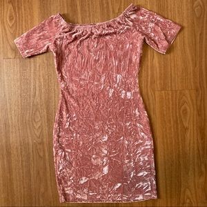 Velvet off-the-shoulder bodycon dress